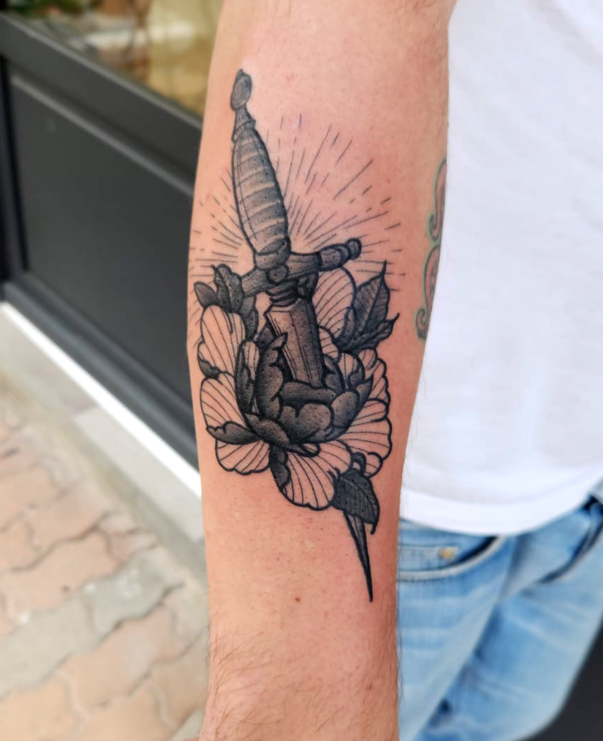 tattoo Traditionnel a saint genis des fontaines 66 Elden ink - By Skin'ink 